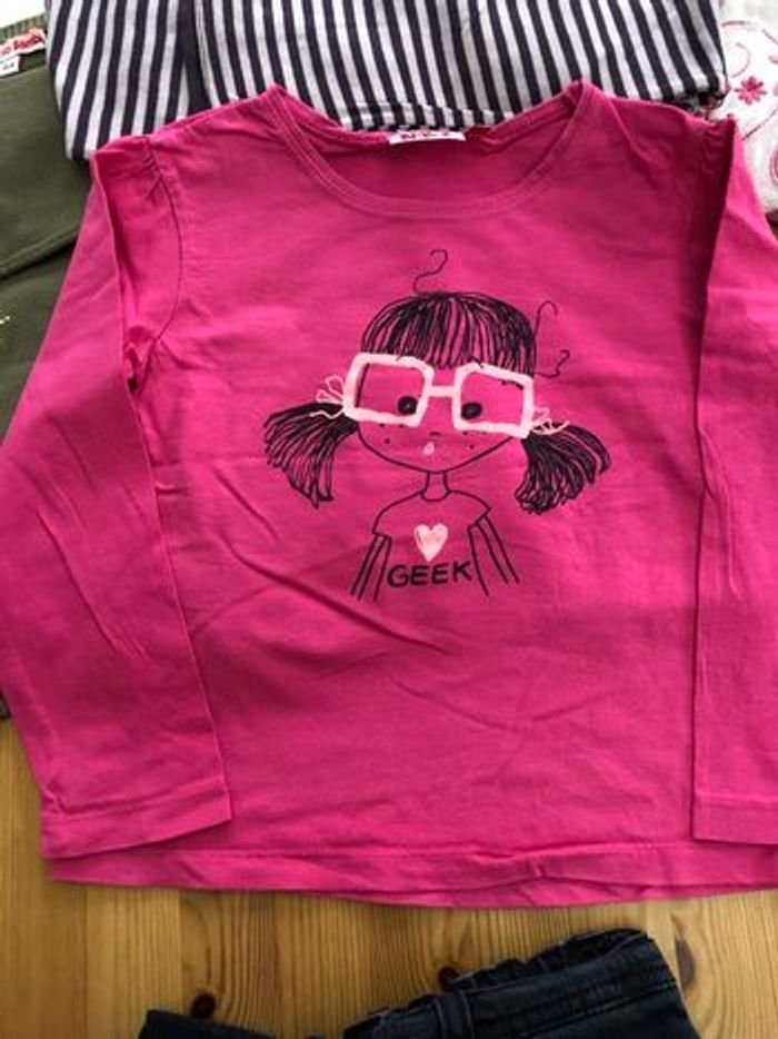 Lot jean pulls tee-shirts - photo numéro 2