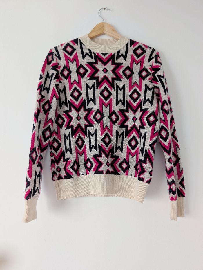 Pull d'hiver en laine motif rétro rose moderne et tendance Marque Monoprix Taille 38 M 
Très bon état - photo numéro 7