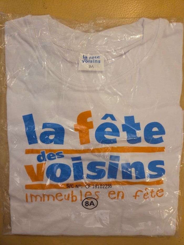 Tee-shirt "la fête des voisins" 8 ans