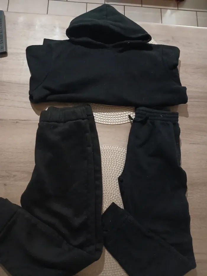 Lot de 2 jogging et pull