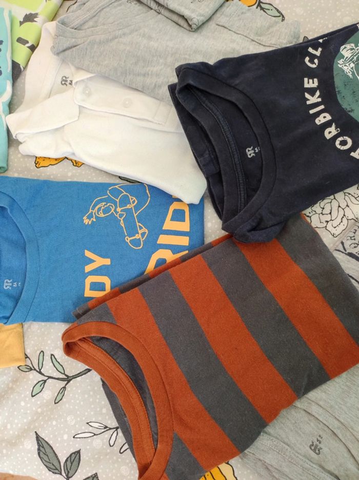 Lot de 13 tee-shirts été garçon 8ans - photo numéro 7
