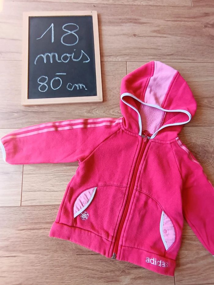 Gilet molletonné rose Adidas.