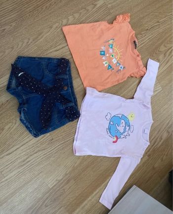 Lot short en jeans 9 mois + 2 t-shirt 