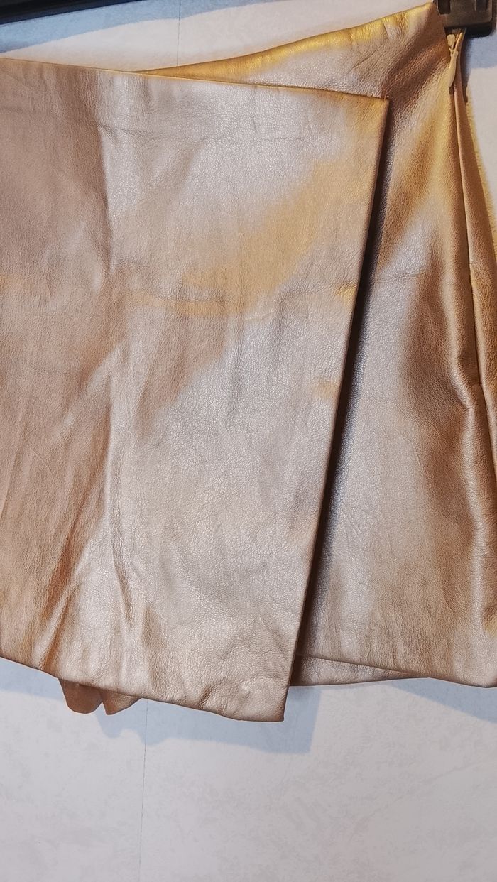 Jupe short doré  Oraije - photo numéro 2