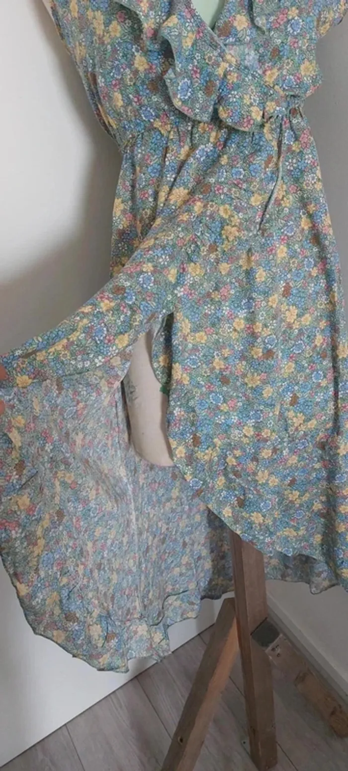 Robe fluide fleurie Defox, neuve, taille S/M - photo numéro 5