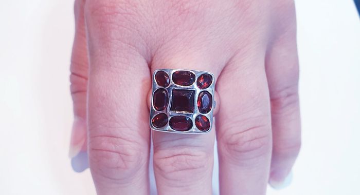 Superbe bague argent 925 et grenats - photo numéro 3