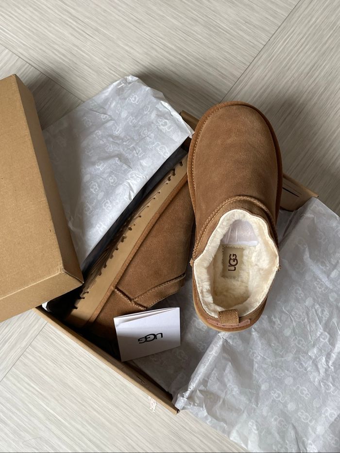 UGG Classic Ultra Mini Chestnut new with Box- Size 39