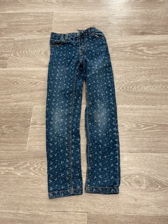 Jean fille LH taille 6 ans à fleurs