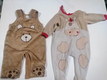 2 bodys velours T 9 mois 👶