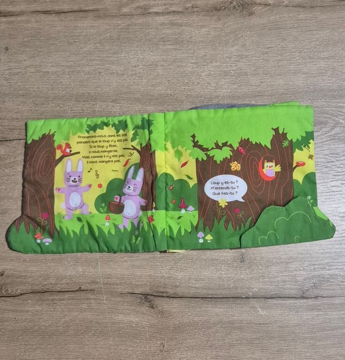 Livre tissus Promenons-nous dans les bois - photo numéro 2