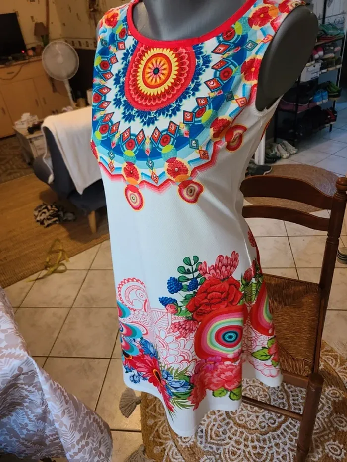 Belle robe coloré s/m - photo numéro 4