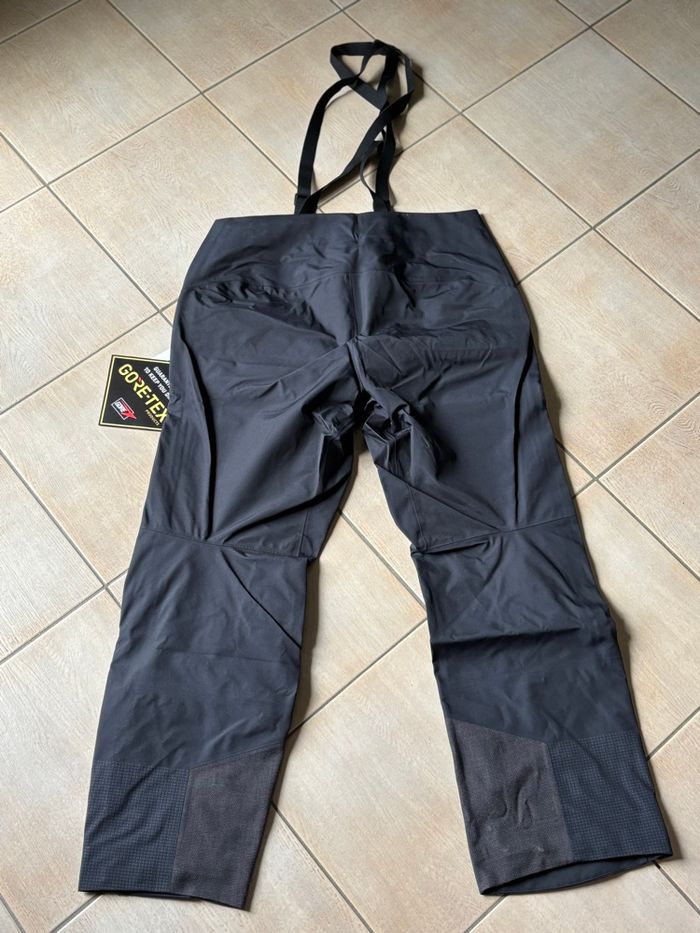 Salopette de ski XL noir The north Face Summit Serie L5 Gore-Tex❄️ - photo numéro 2