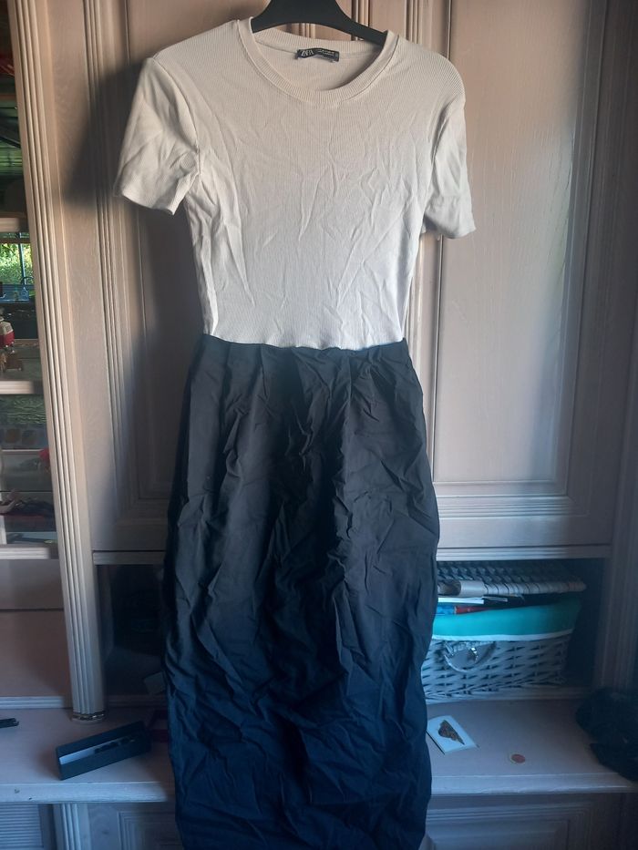 Robe longue écru et noir taille XS Zara
