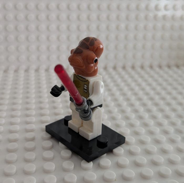 Figurine Star Wars : Amiral Ackbar , style lego