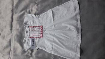 Robe coton léger, brodée sur le devant
/9 mois