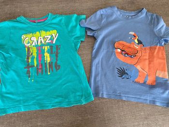 Lot 2 t-shirts