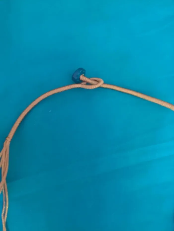Collier bleu - photo numéro 3