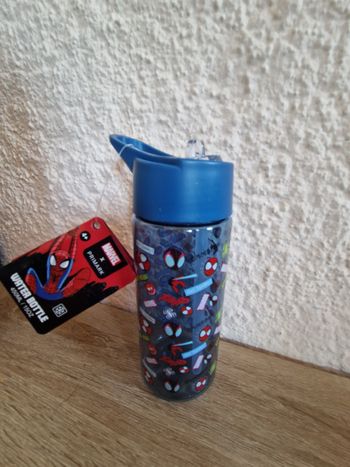Gourde spiderman neuve