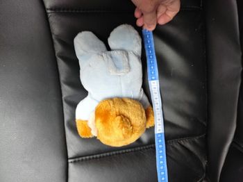 Peluche ourson allongé