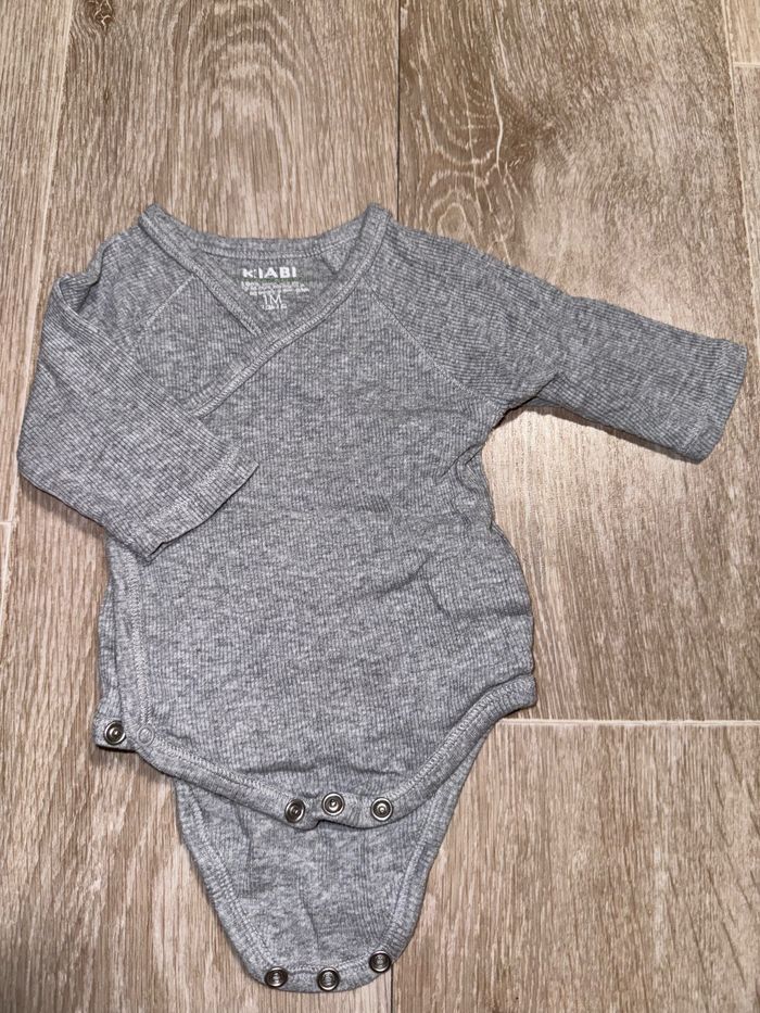 Body 1mois - photo numéro 2