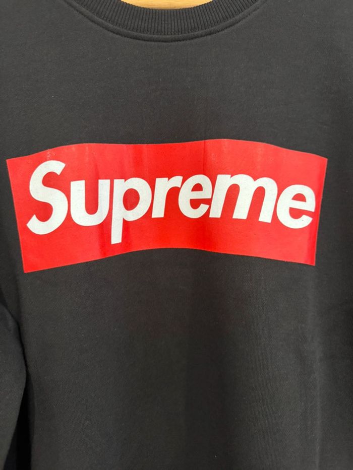 Pull / Sweat noir Supreme Taille XL - photo numéro 2