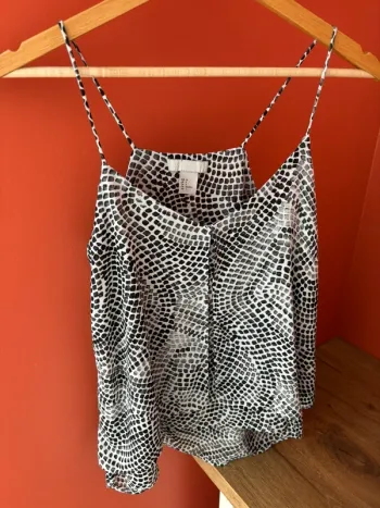 Top à fines bretelles imprimé python gris et noir H&M taille XS