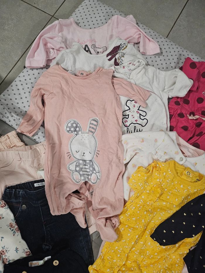 Lots de vêtements 6 mois - photo numéro 4
