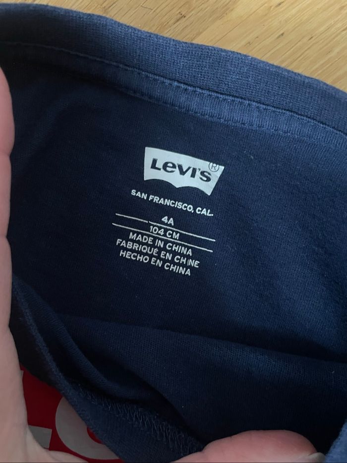 TEE shirt Levi’s 4 ans - photo numéro 2
