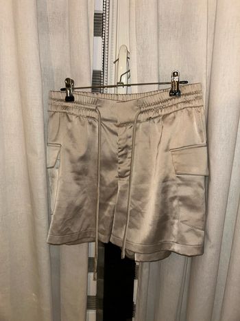 Short effet soie.