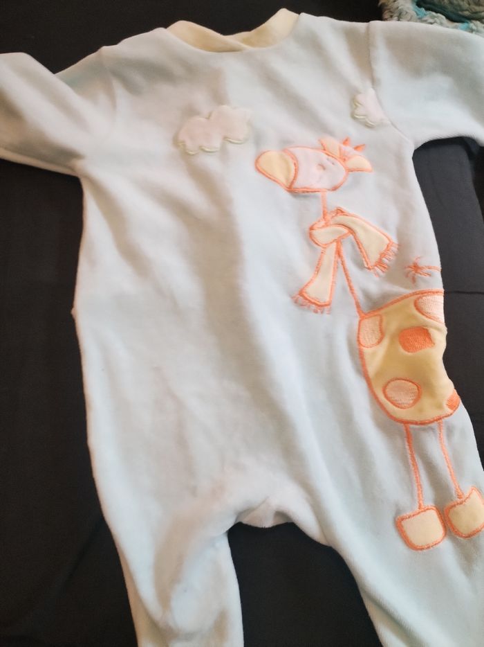 Lot pyjamas 1 mois - photo numéro 10
