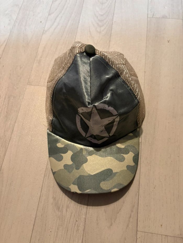 Casquette visière motif camouflage en filet derrière 2