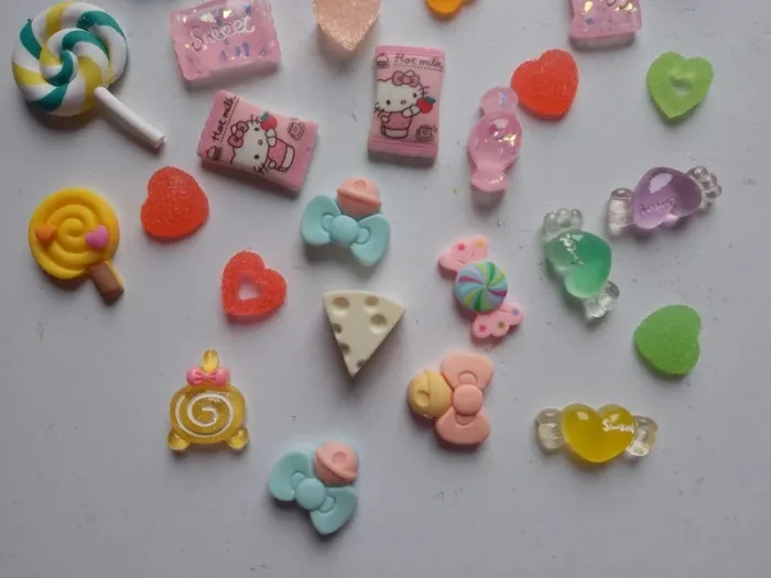 Lot 30 accessoires miniature bonbon gateau sucette Hello kitty - photo numéro 2