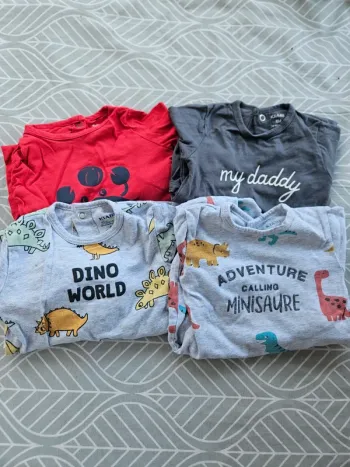 Lot de 4 pyjamas fin taille 6 mois 🌸