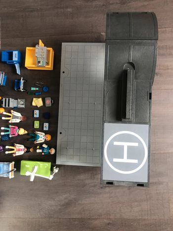Hôpital playmobil transportable