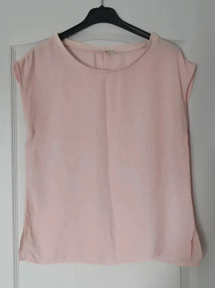 🌹 Magnifique débardeur clouté rose