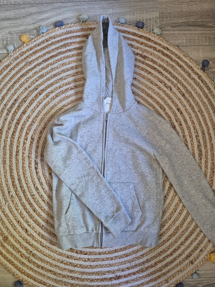 🧒 Lot 2 gilets à capuche garçon – Taille 10 ans - photo numéro 2