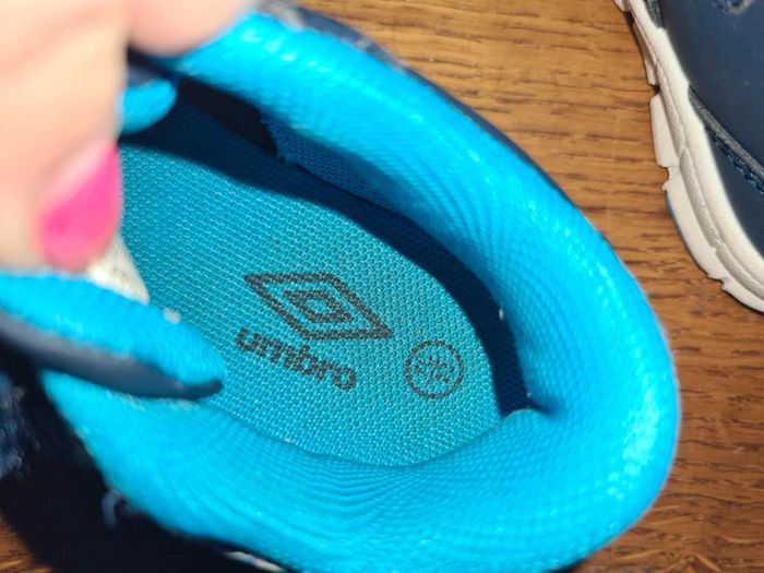 Baskets Bleu Umbro - photo numéro 5