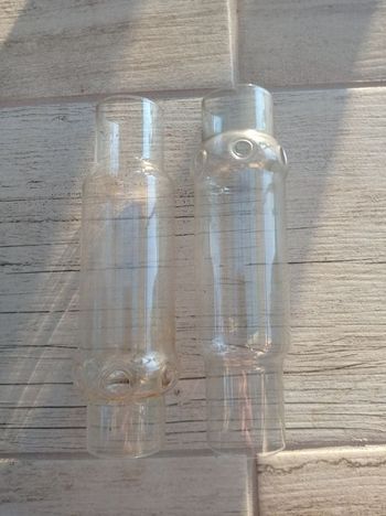 Lot de 2 verres de lampe à pétrole