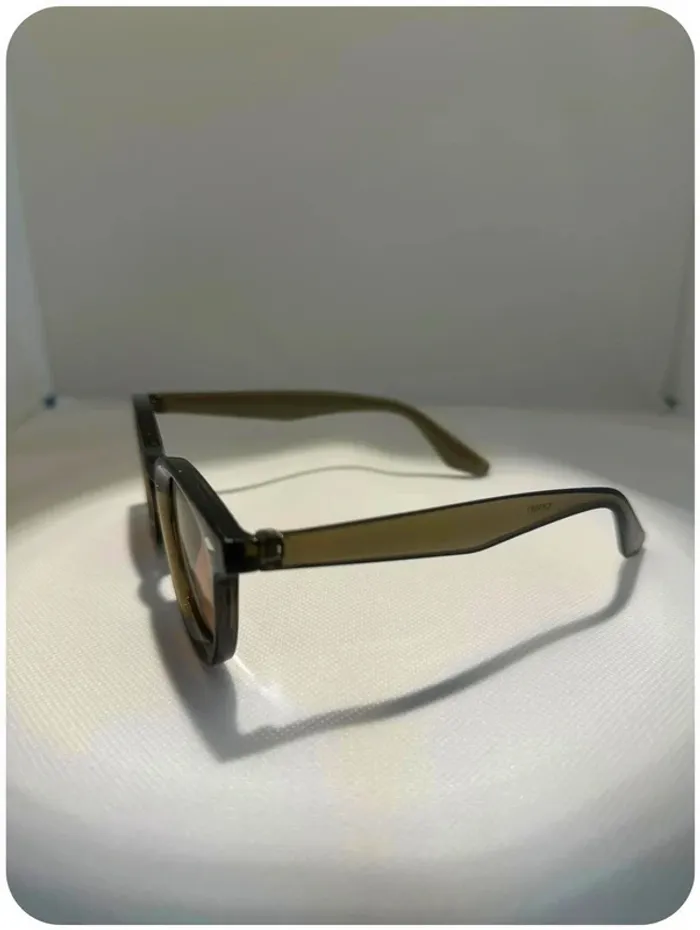 Lunettes de soleil - photo numéro 2
