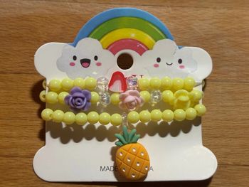 3 bracelets enfants colorés en résine 2