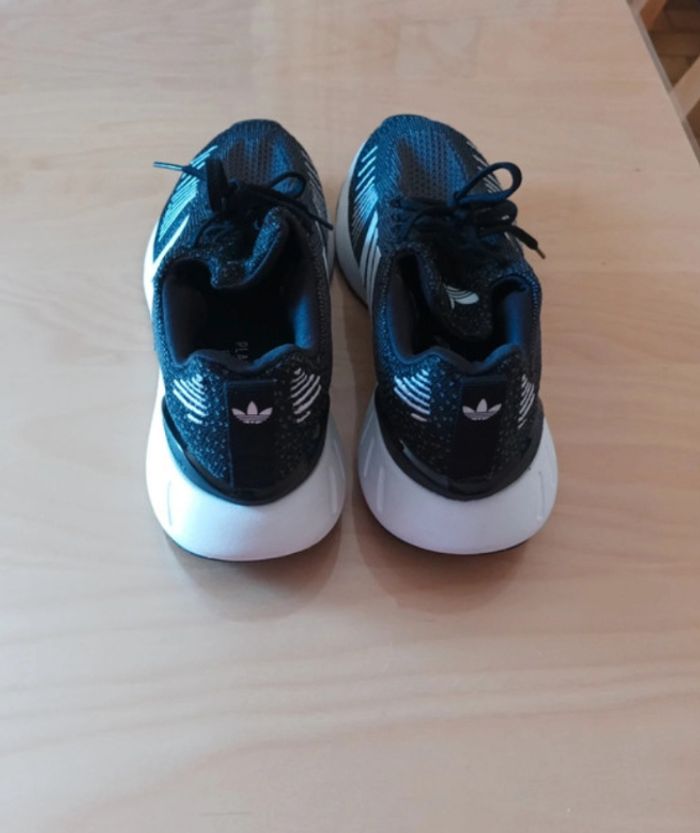 Baskets Adidas - photo numéro 3