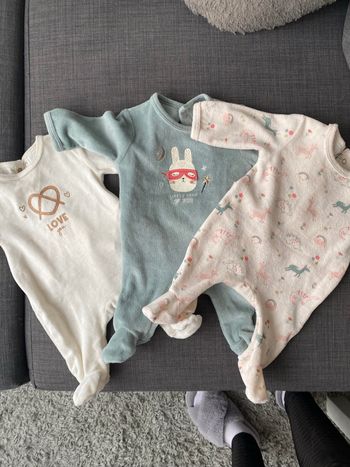 Lot de pyjamas bébé fille