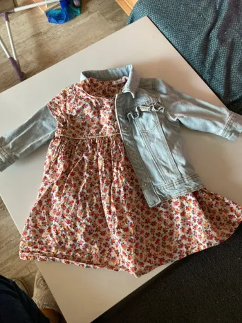 Ensemble veste en jean et robe