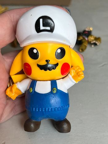Pikachu, en Mario
