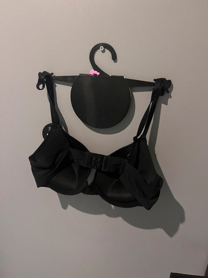 Soutien-gorge noir - photo numéro 3