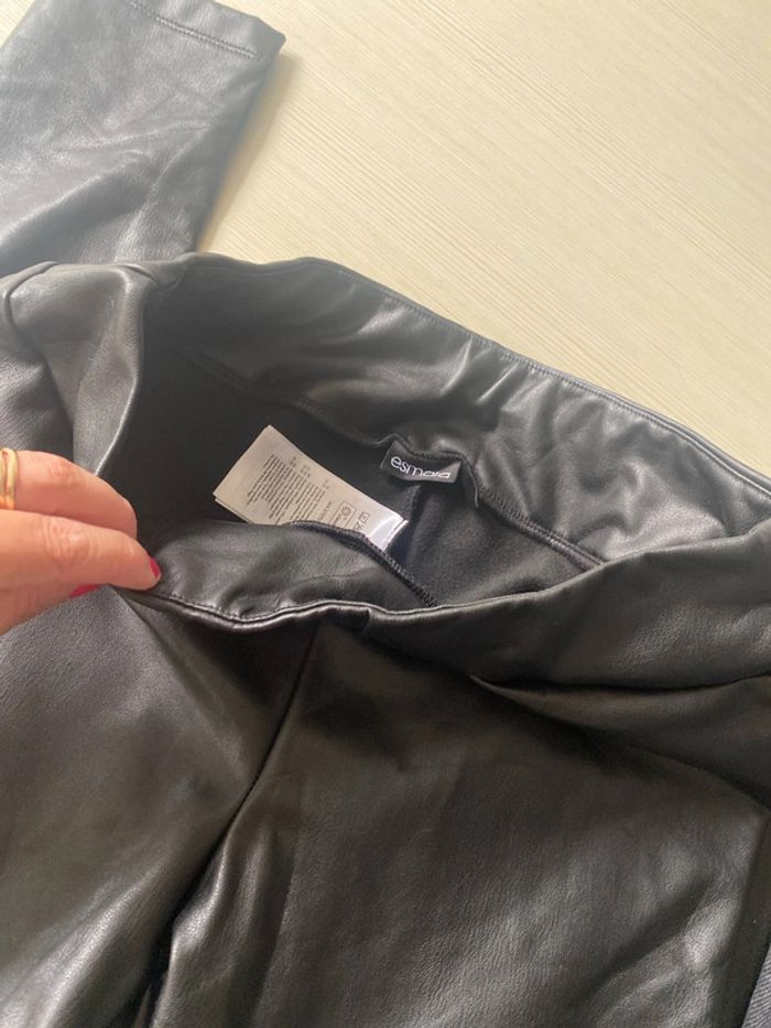 3 pantalons 2 jeans noir et un pantalon effet cuir - photo numéro 6