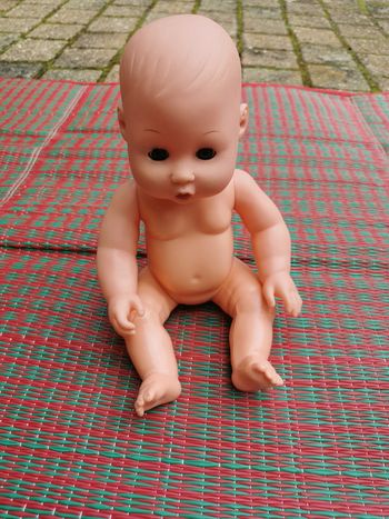 Poupon fille aux yeux bleus 30 cm