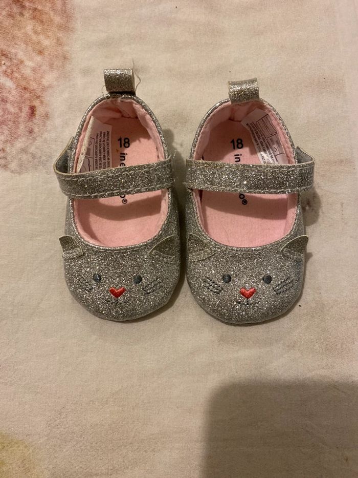 Chaussures bébé fille taille 18