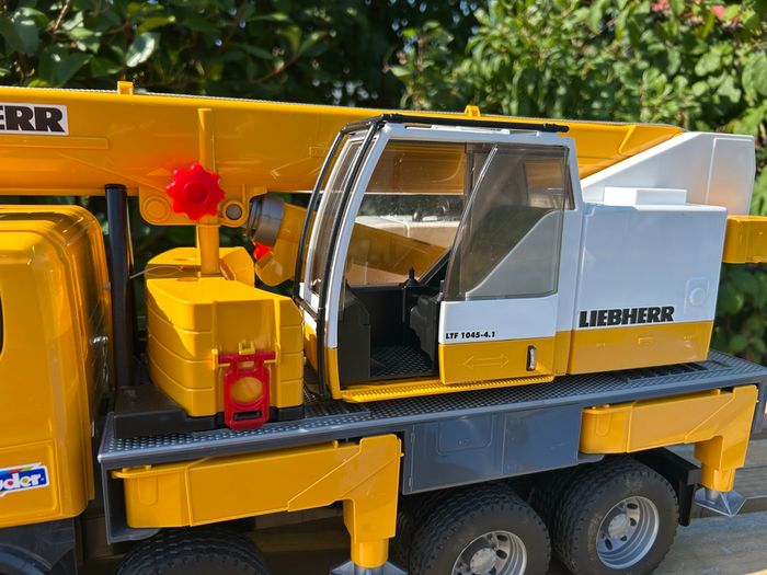 Camion-grue Liebherr Scania Super 560R avec module son et lumière - photo numéro 4