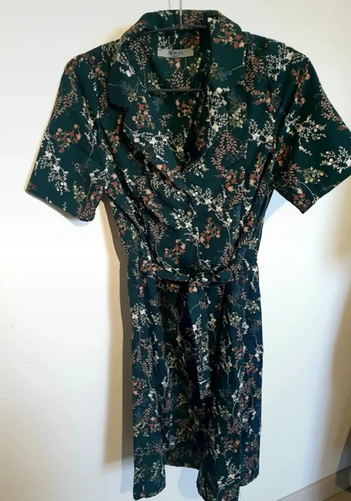Robe a motifs fleurie